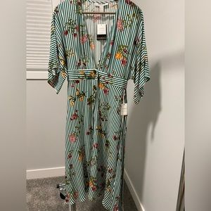 NWT floral stripes dress size L Forever 21. Midi length with tie belt